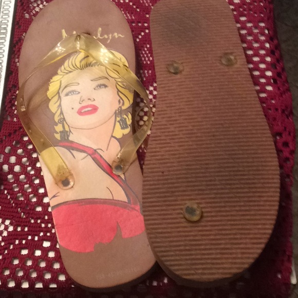 Flip Flops...Marilyn’s - Picture 2 of 2
